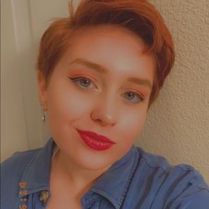 Meet your Posher, Hailey